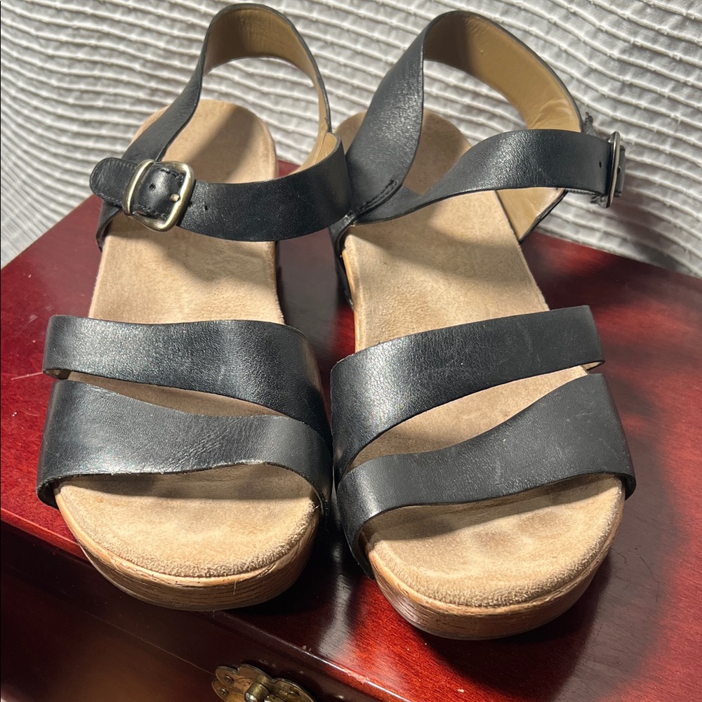 Dansko Black Leather Lindsay Sandals